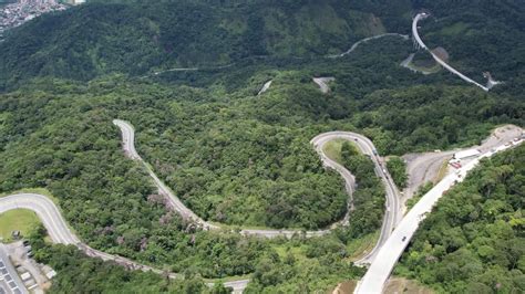 Pista Da Tamoios Liberada Ap S Horas De Interdi O E