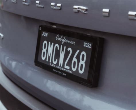 New California Law Legalizes Digital License Plates On Cars