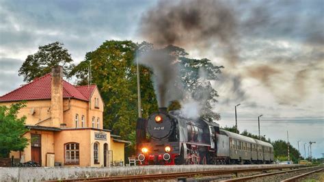 Pt47 65 z porannym pociągiem do Leszna podczas chwilowego postoju na