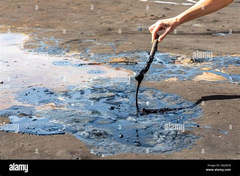 Asphalt pitch lake trinidad hi-res stock photography and images - Alamy