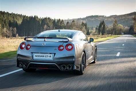 15 Things You Need To Know About The 2017 Nissan Gt R