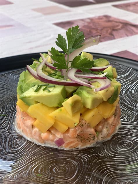 Recette Tartare De Saumon Au Couteau La Mangue Et Lav Ocat Sur