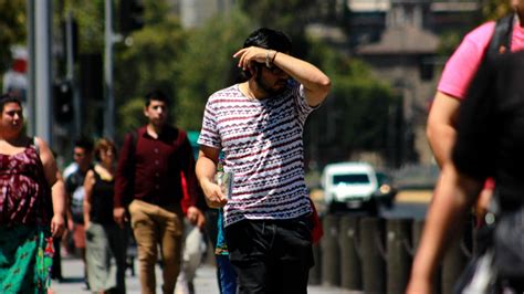 Ola de calor y altas temperaturas en Santiago Estos días se