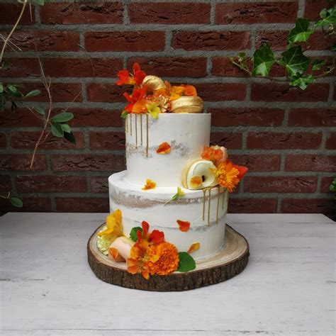 Semi Naked Met Eetbare Bloemen Bruidstaart Enjoy Cakes