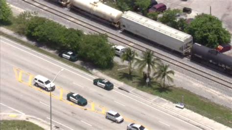 Pedestrian Struck By Train In Deerfield Beach Wsvn 7news Miami News