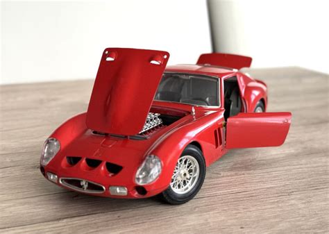 Macheta 1 18 Ferrari GTO 250 GTO 1962 Bburago Cluj Napoca OLX Ro