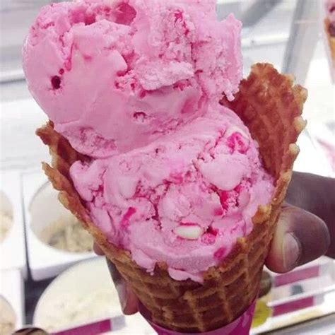 My Favorite Pink Bubblegum Ice Cream At 31 Flavors Baskin Robbins