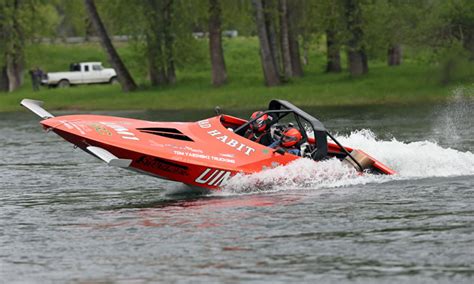 2016 World Champion Jet Boat Racer Chad Burns Riderswest