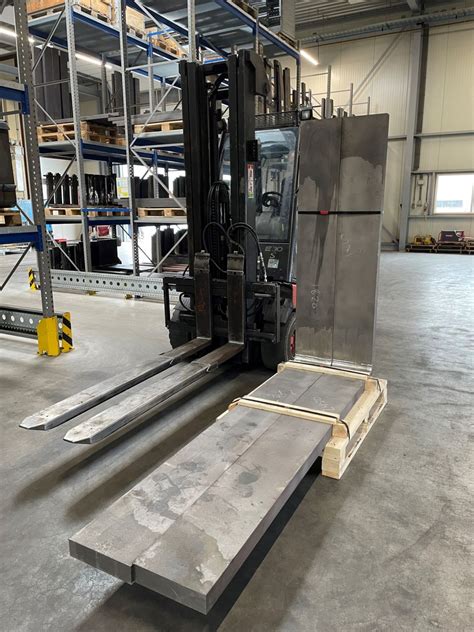 Heavy Duty Kooi Reachforks For Public Transportation Meijer Handling