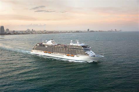 Book A Cruise On Seven Seas Splendor Supercruises