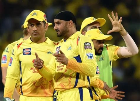 The Handle Broke Harbhajan Singh Shares A Rare Angry Ms Dhoni