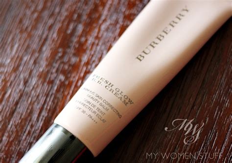 Review Swatches Burberry Fresh Glow BB Cream 01 Nude Rose