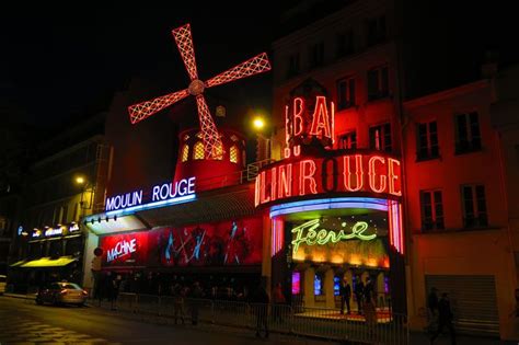 What to Expect at the Moulin Rouge In Paris | Moulin Rouge Guide