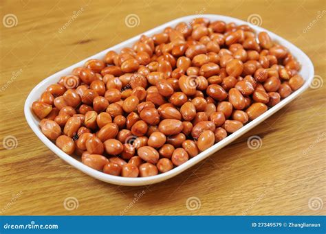 Fried Peanuts Royalty Free Stock Images - Image: 27349579