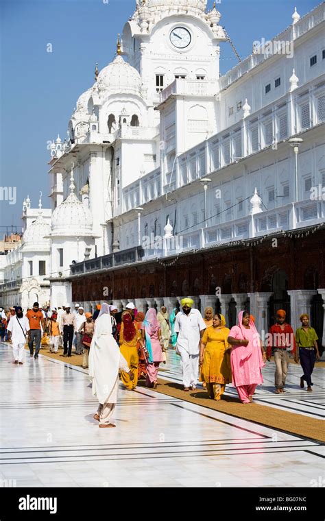 Crowd Of Sikh Pilgrims In Golden Temple Amritsar India Stock Photo