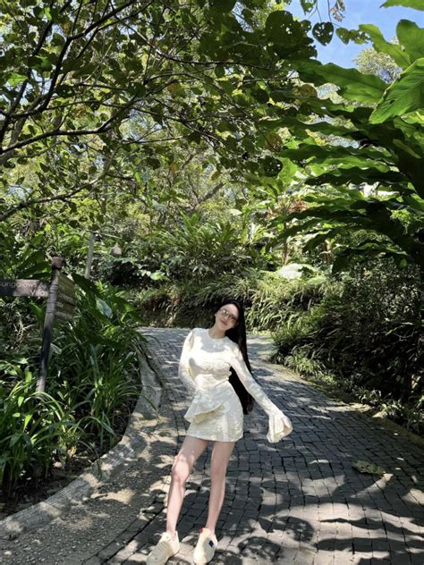 Ba nàng hot WAG ấy lại phong độ nhan sắc cực nhanh sau sinh bé Rồng Doãn Hải My Chu Thanh