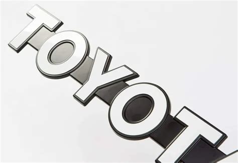 Toyota Genuine Land Cruiser Bj Front Grille Emblem Radiator Grille