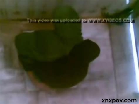 Indian Mallu Aunty Naked Playing With Her Juicy Milky Boobs