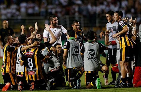 The Strongest provoca São Paulo em vídeo Adeus Bambi Esportes