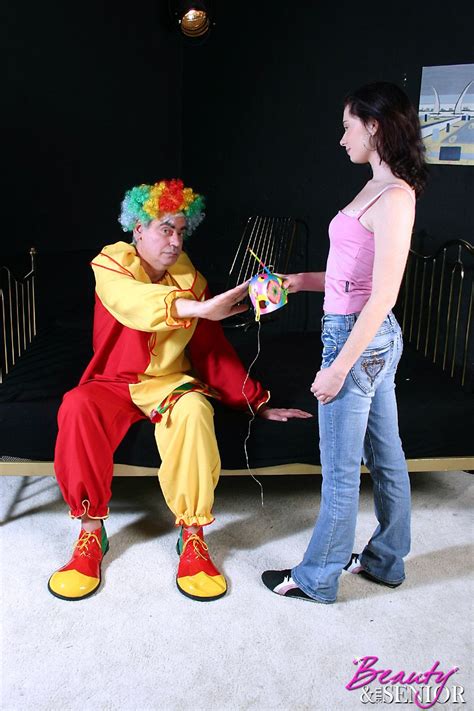 Teen Porn Girls Retired Depressed Clown Ge XXX Dessert Picture 2