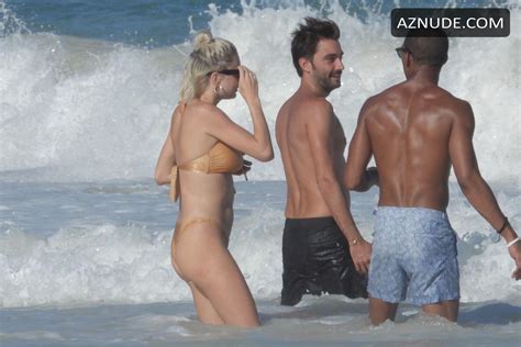 Caroline Vreeland Shows Off A Very Thin Bikini While On Vacation In Tulum Aznude