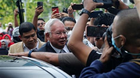 Najib Razak Menjadi Mantan Pm Malaysia Yang Pertama Dipenjara Karena