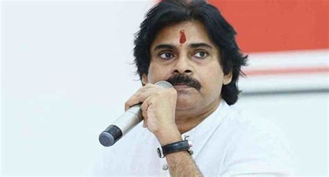 Pawan Kalyan సరస్వతి దేవికి పవన్ కళ్యాణ్ ప్రత్యేక పూజలు Janasena