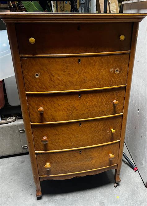 Birds Eye Maple Chest Of Drawers Estatesales Org