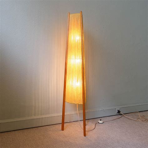 Skandinavische Vintage Dreibein Stehlampe Aus Teakholz Und Jute 1960