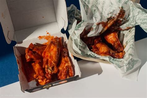 Buffalo Wild Wings Vs Wingstop Reviews Business Insider