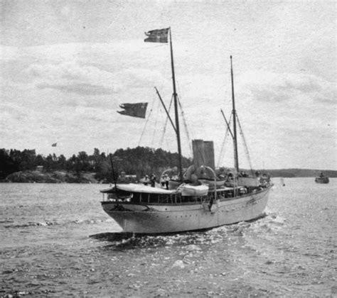 Royal Yacht Rock Hms Drott Lae Inte Bara En Stad På Nya Guinea