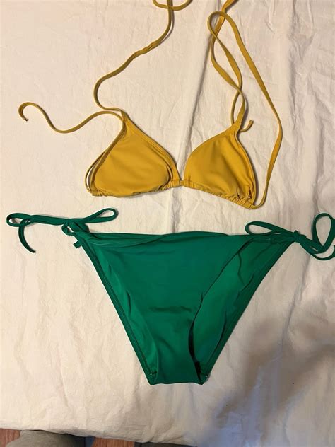 Se produkter som liknar F f gul och grön bikini stor på Tradera