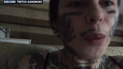 Twitch Streamer Gives Blowjob On Stream And Flashing Pussy Boobs