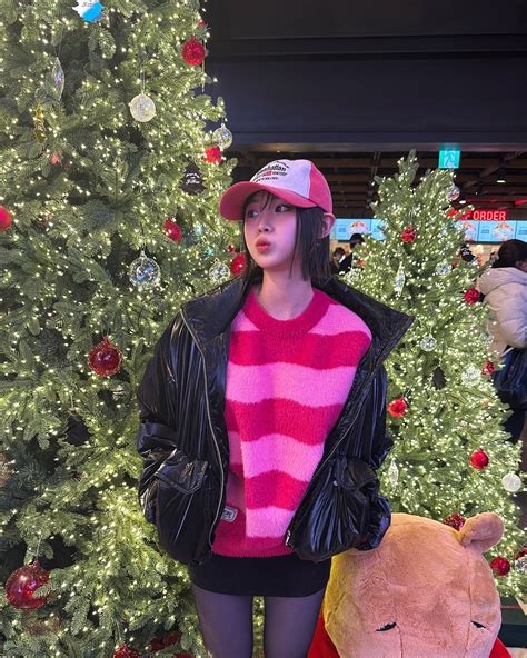 Jang Eunbi | 오늘도 화이팅이야🩷🖤 | Instagram