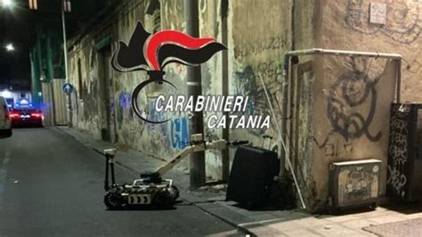 Valigia Sospetta A Catania Spunta Il Robot Lasiciliaweb