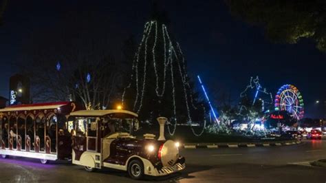 El Tren de la Navidad los belenes la zona navideña y dos exposiciones