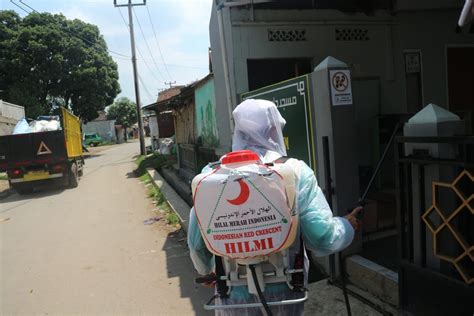 Fpi Kab Bandung Semprot Disinfektan Masjid Musholla Dan Rumah Warga Di