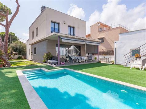 Room Luxury Villa For Sale In Castelldefels Spain