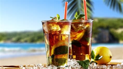 The Bizarre Origin Story Of The Long Island Iced Tea