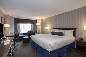 Sandman Signature Edmonton Downtown Hotel, Edmonton, Canada - Lowest ...