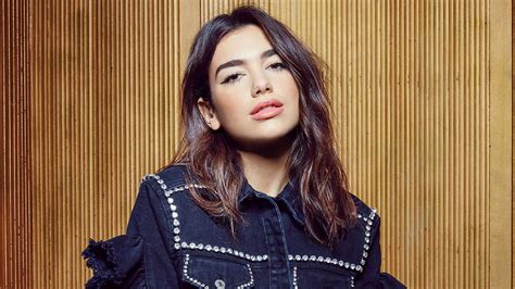 DUA LIPA Empezó su carrera en 2015 y desde entonces esta entre los