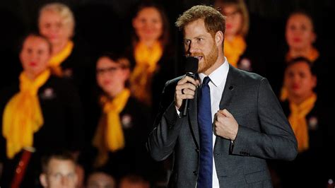 El Príncipe Harry Habló De Su Futuro Hijo En Un Emotivo Discurso En Los