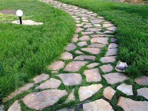 Камень для укладки дорожек, в наличии. Цена: 2 300₽ во Владивостоке