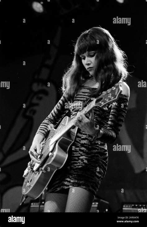 cramps   concert  france poison ivy  cramps