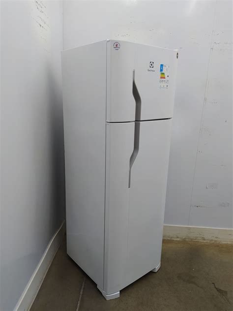 Refrigerador Electrolux Dc35a Duas Portas Cycle Defrost 260l Dc35a