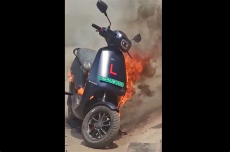 Ola S1 E Scooter Catches Fire Autocar India