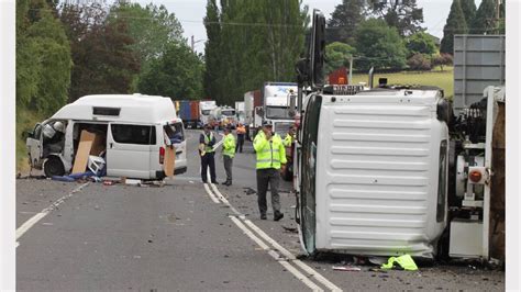 Person Trapped In Three Vehicle Accident The Advocate Burnie Tas