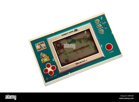 12 Of The Best Handheld Electronic Games From The 1980s