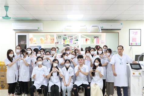 Makeup Nghề hot cho giới trẻ hiện đại Cổng thông tin điện tử chính thức Trường Cao Đẳng Y