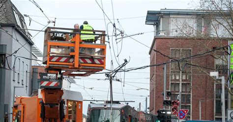 Defekte Stadtbahn legt Verkehr im Bielefelder Süden lahm nw de